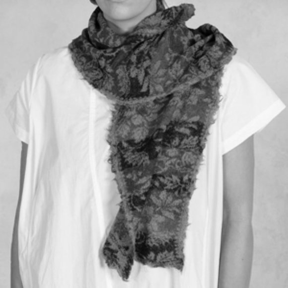 BUTAPANA Japanese Patterned Wool Knit Scarf Floral Stripe - Picture 3 of 3